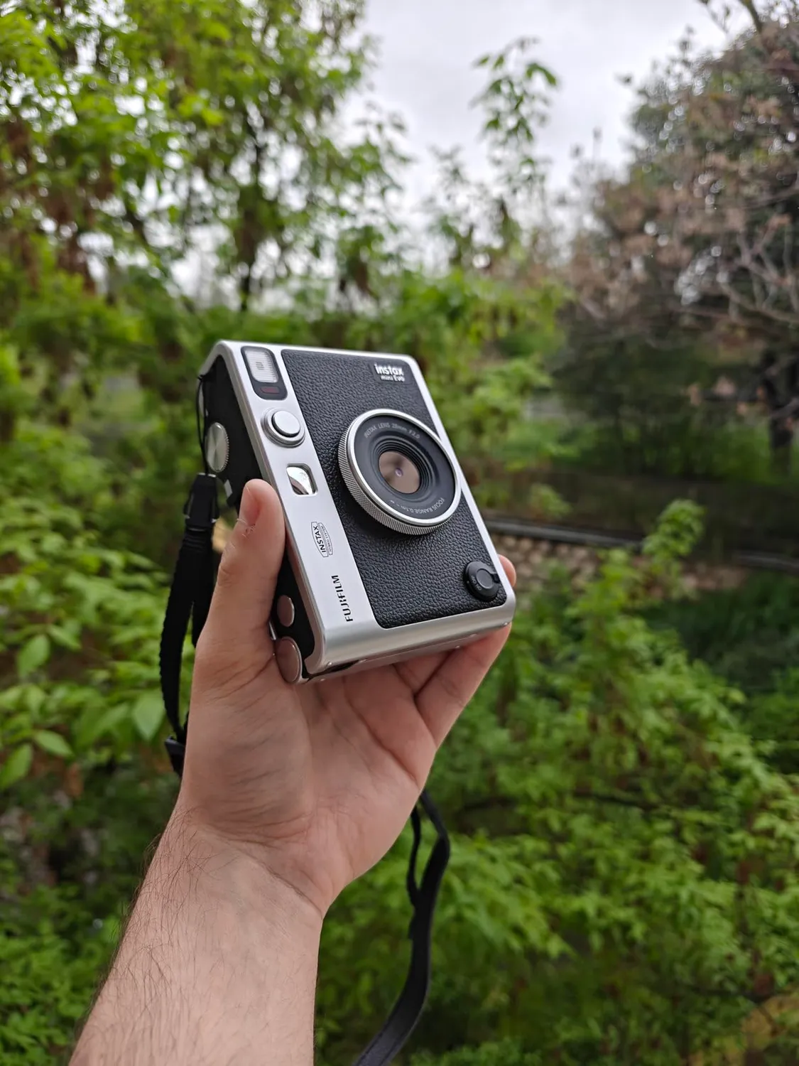 Instax Mini Evo fotocamera istantanea ibrida