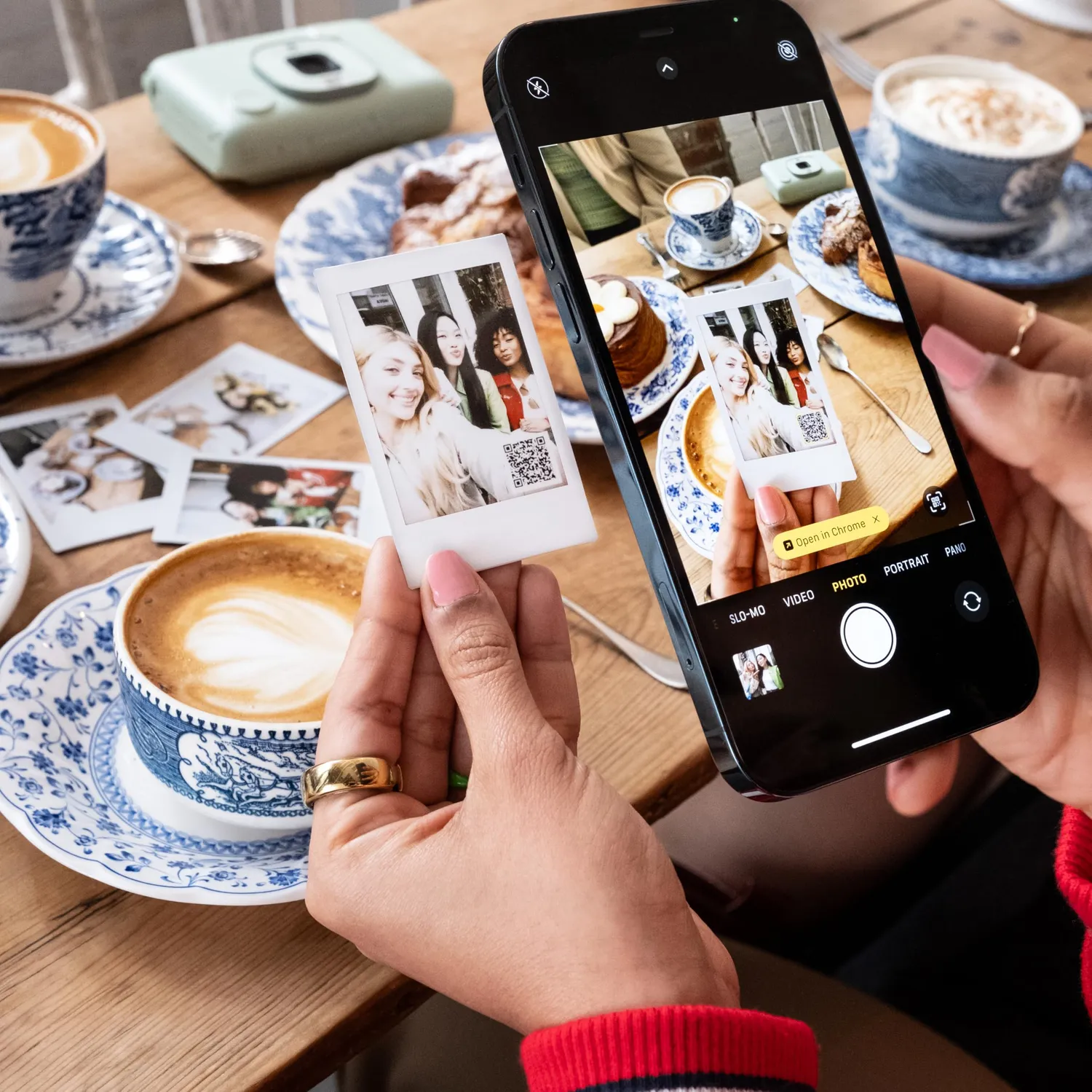 Instax mini LiPlay fotocamera istantanea ibrida