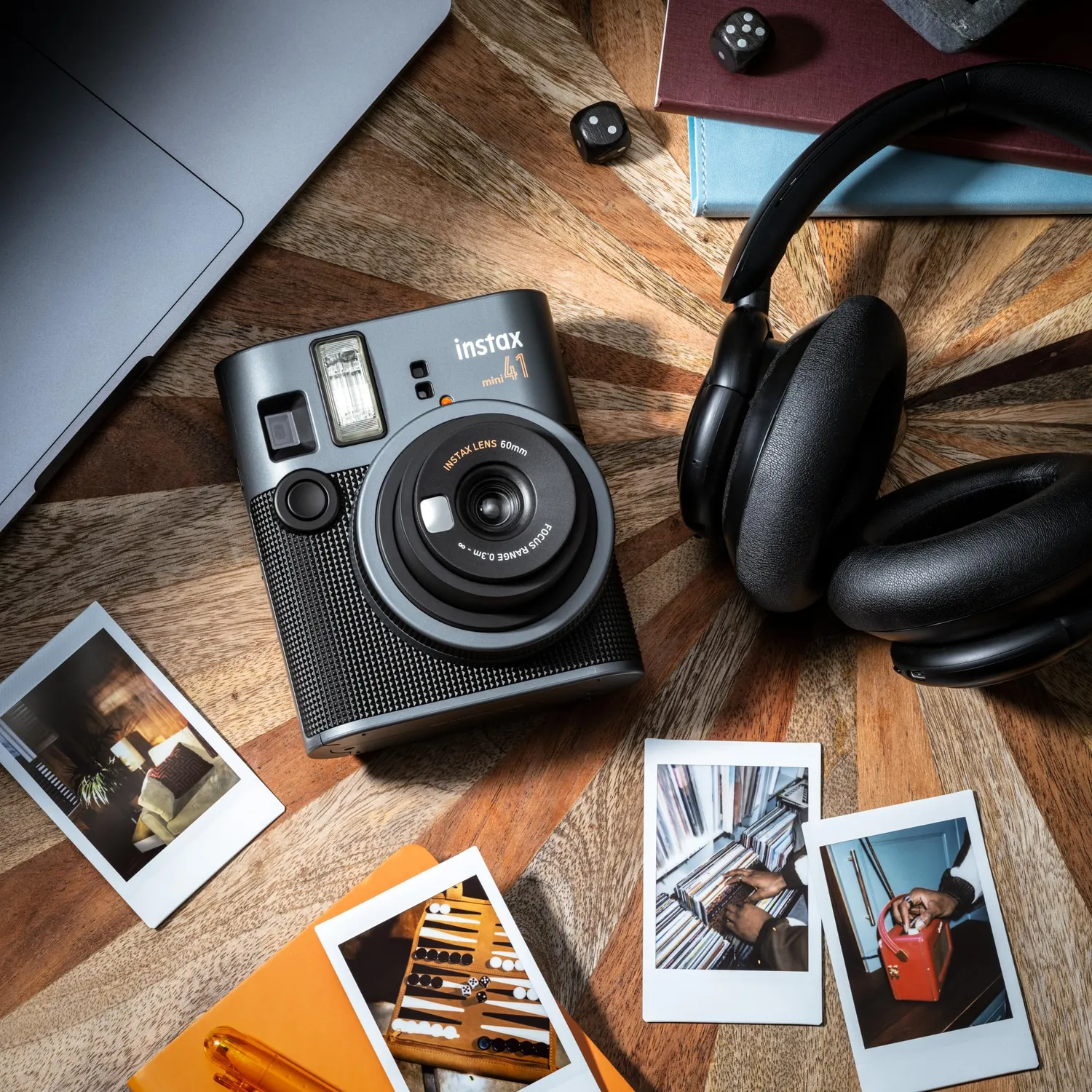 Instax Mini 41 fotocamera istantanea con selfie